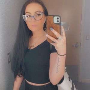 Meet your Posher, Melissa